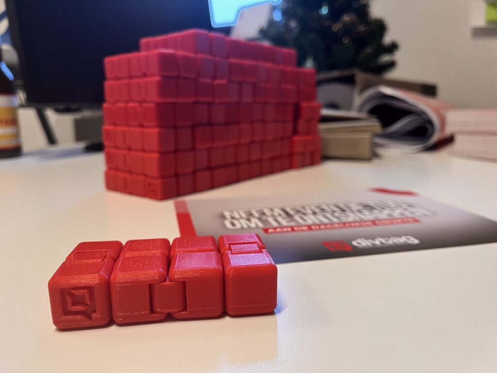 Divtag infinity Cube Rood